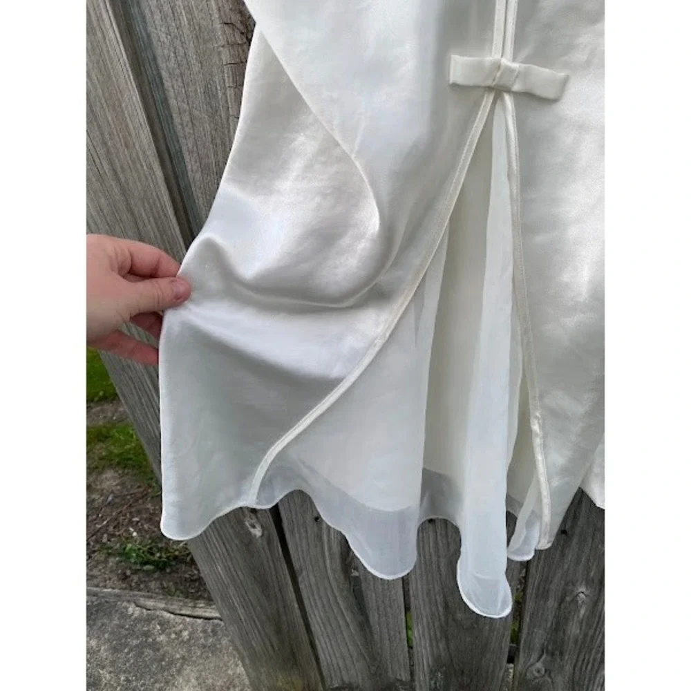 Inner Most White Satin Bow Front Chemise Nightgown Medium Wide‎ Sheer Straps